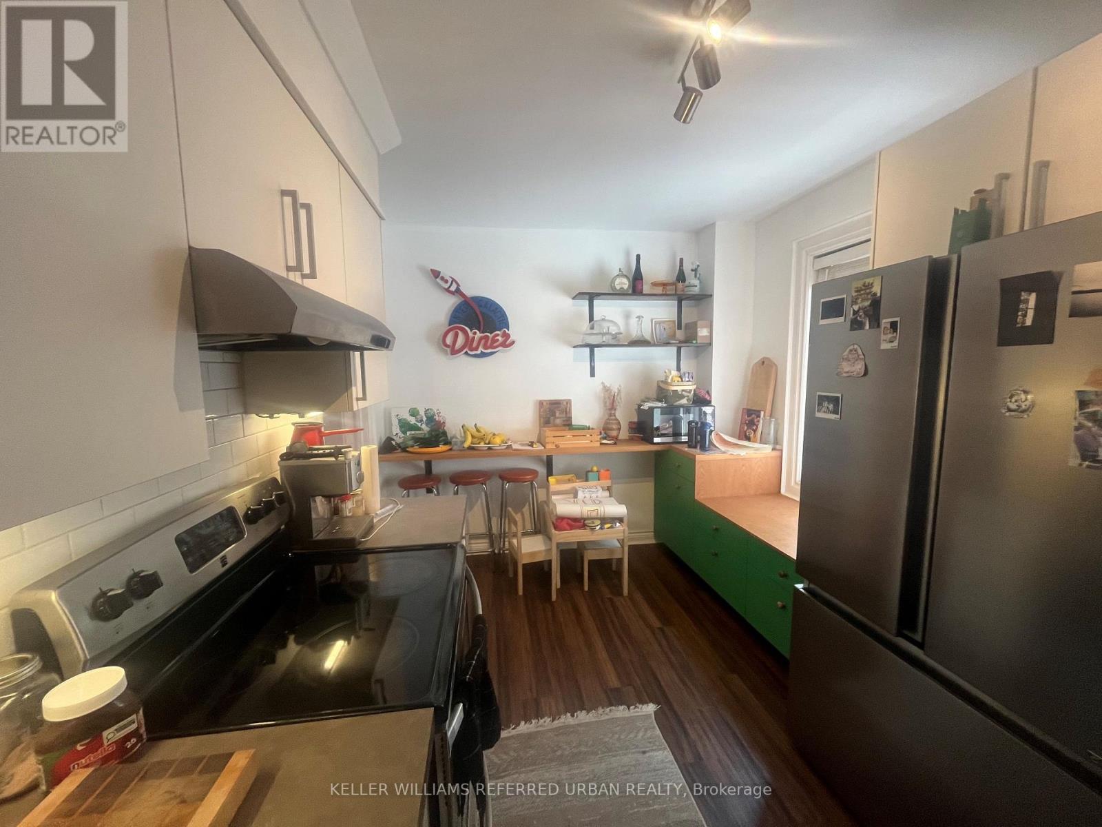 335 ROEHAMPTON AVENUE - Photo 9