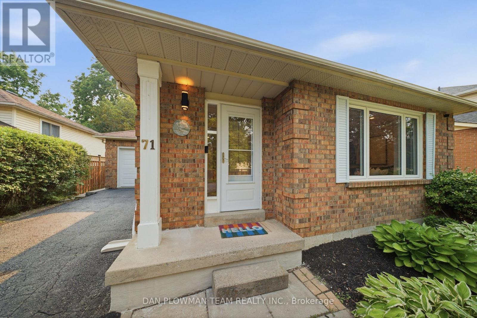 71 Prout Drive, Clarington, Ontario L1C 4C7 - Photo 2 - E13584840