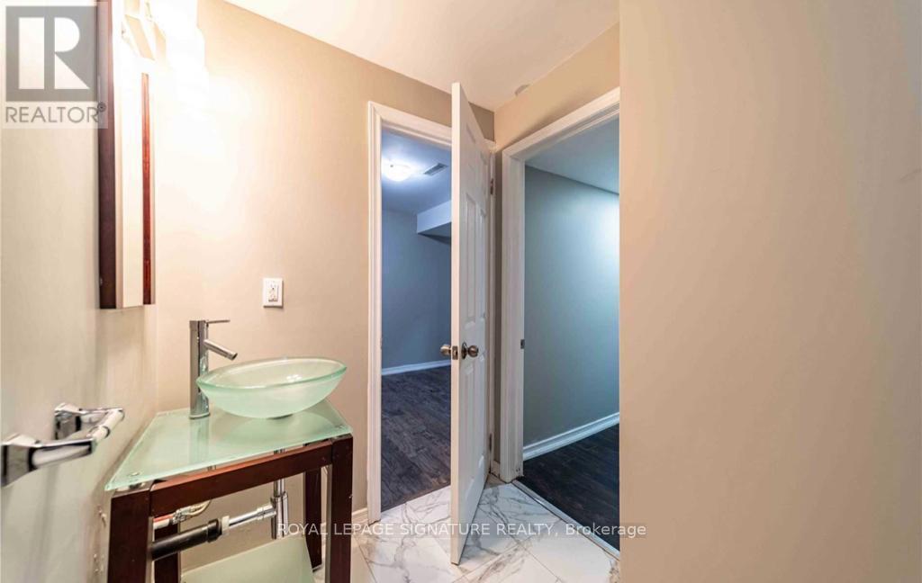 1607 Rockaway Street, Oshawa, Ontario  L1K 0L9 - Photo 9 - E13584914