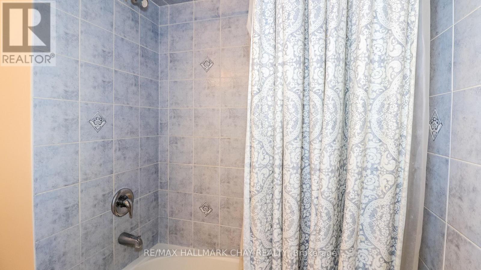 142 Gold Park Gate, Essa, Ontario L3W 0B4 - Photo 36 - N13584708