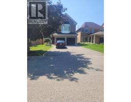 130 WIDDIFIELD AVENUE, Newmarket, Ontario