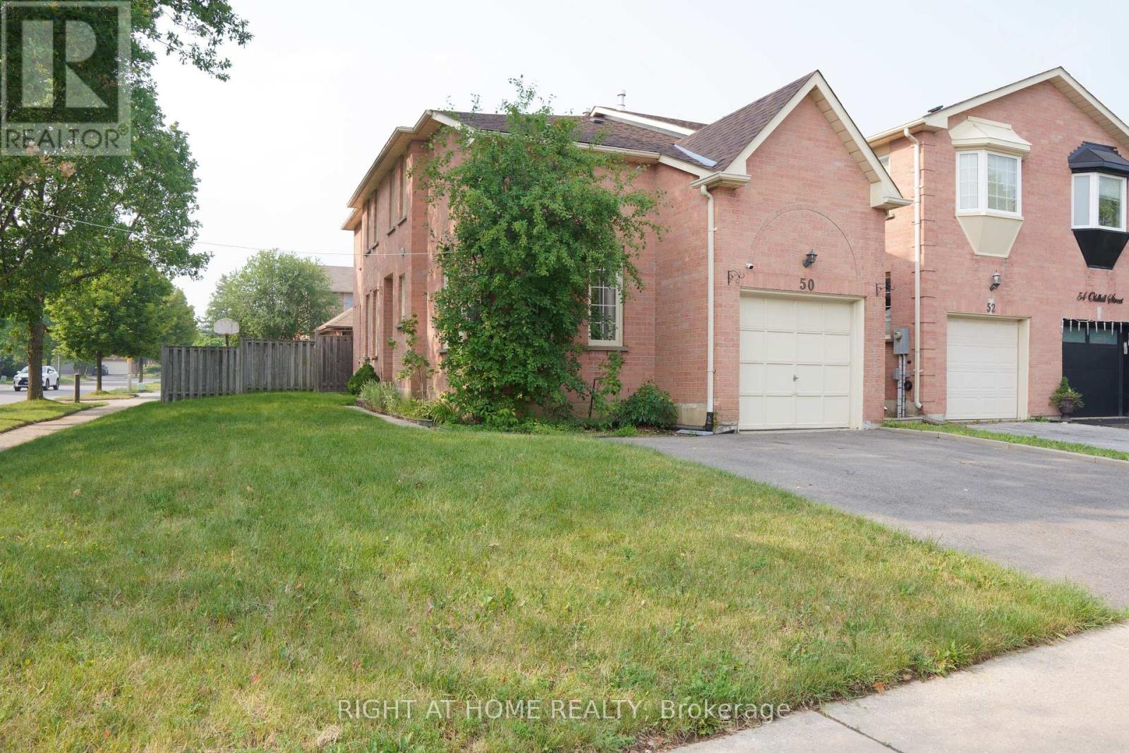 50 Oldhill Street, Richmond Hill, Ontario  L4C 9T9 - Photo 2 - N13584786