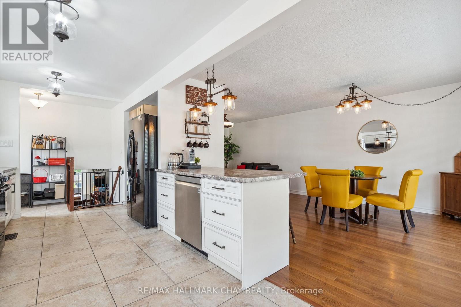257 Edgehill Drive, Barrie (Letitia Heights), Ontario  L4N 7W9 - Photo 6 - S13584726