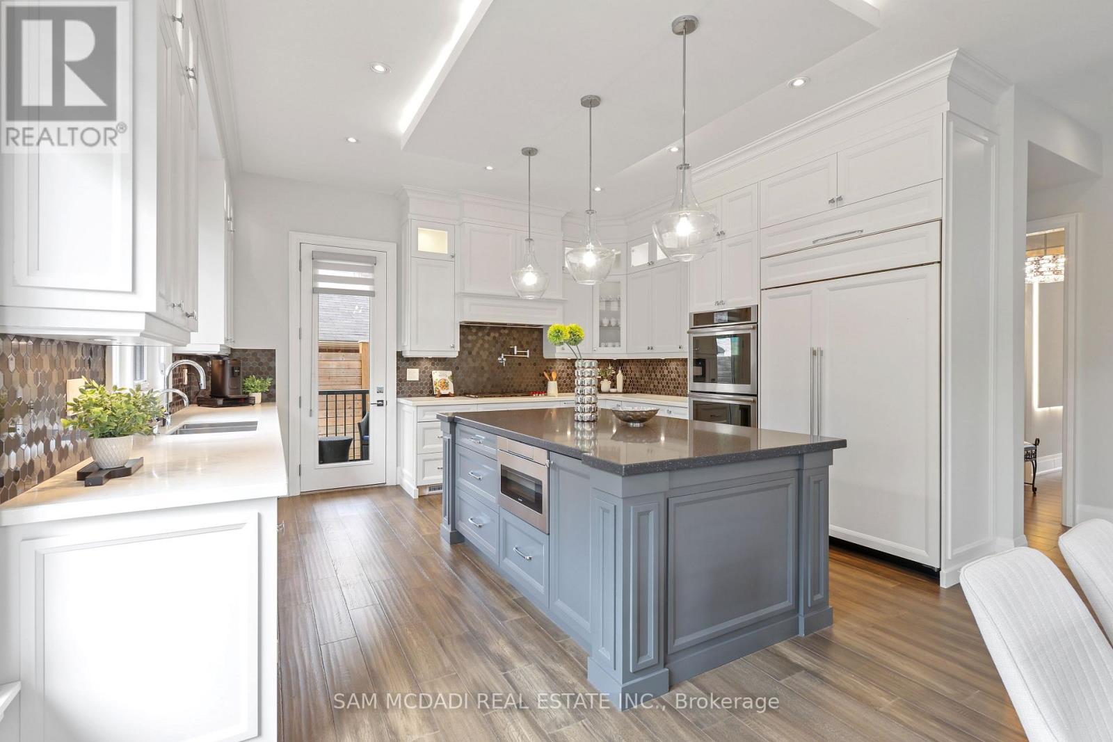 390 Sandhurst Drive, Oakville (Wo West), Ontario  L6L 4L3 - Photo 10 - W13584794