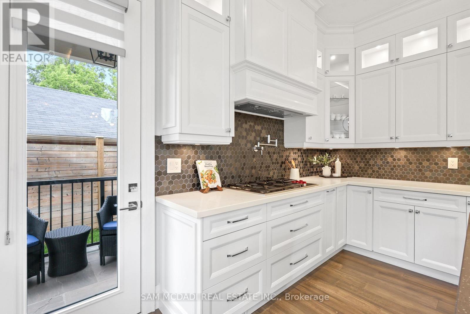 390 Sandhurst Drive, Oakville (Wo West), Ontario  L6L 4L3 - Photo 11 - W13584794