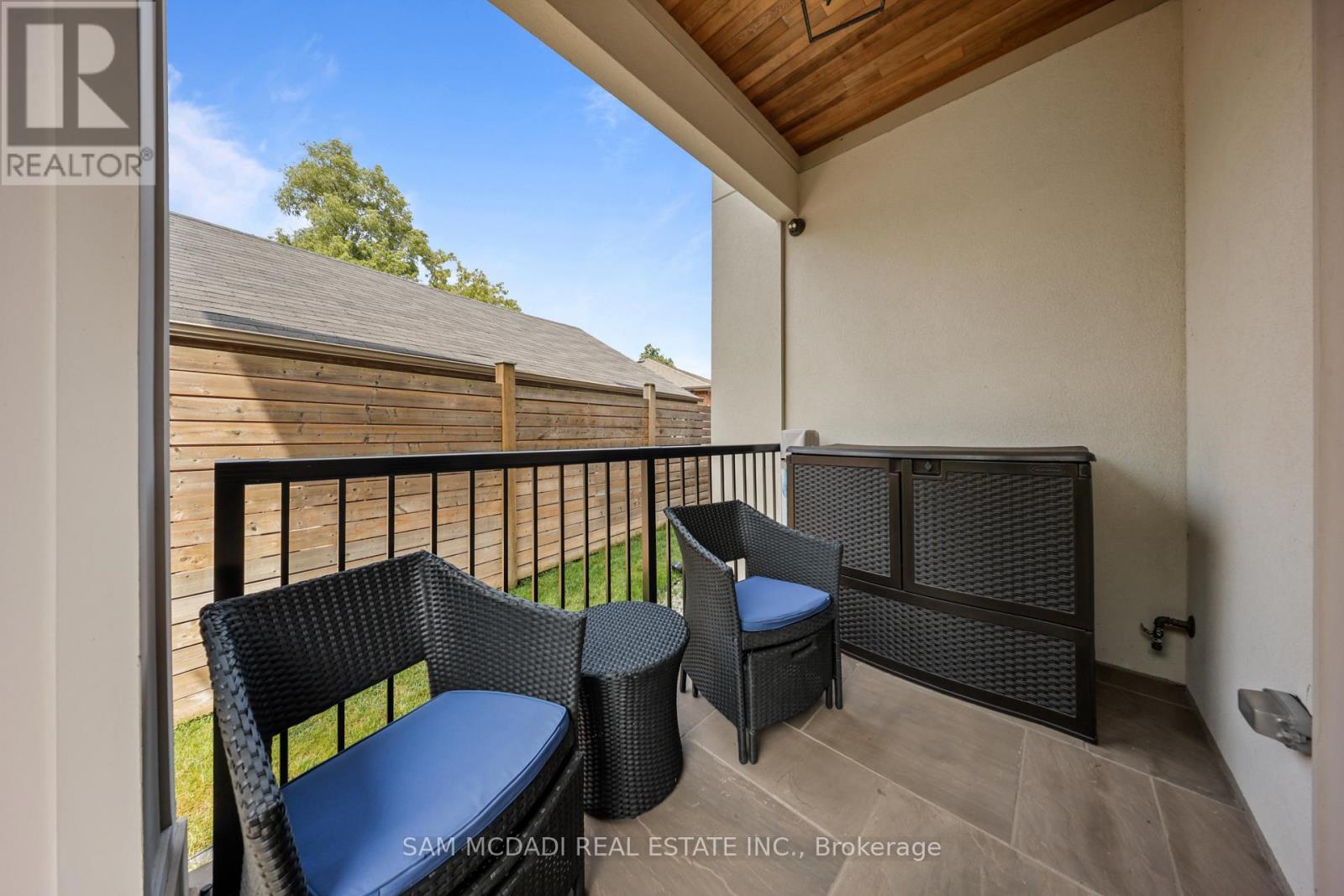 390 Sandhurst Drive, Oakville (Wo West), Ontario  L6L 4L3 - Photo 12 - W13584794