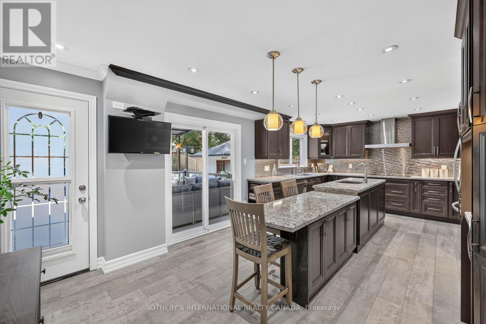 7 Mckee Drive, Caledon, Ontario  L7C 1G8 - Photo 3 - W13584948
