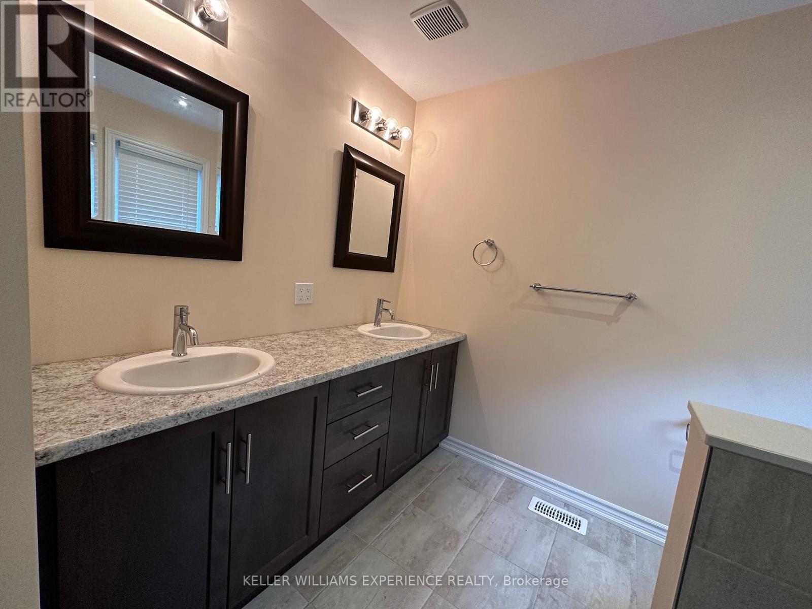 121 Rosie Street, Blue Mountains, Ontario  N0H 1J0 - Photo 16 - X13584764