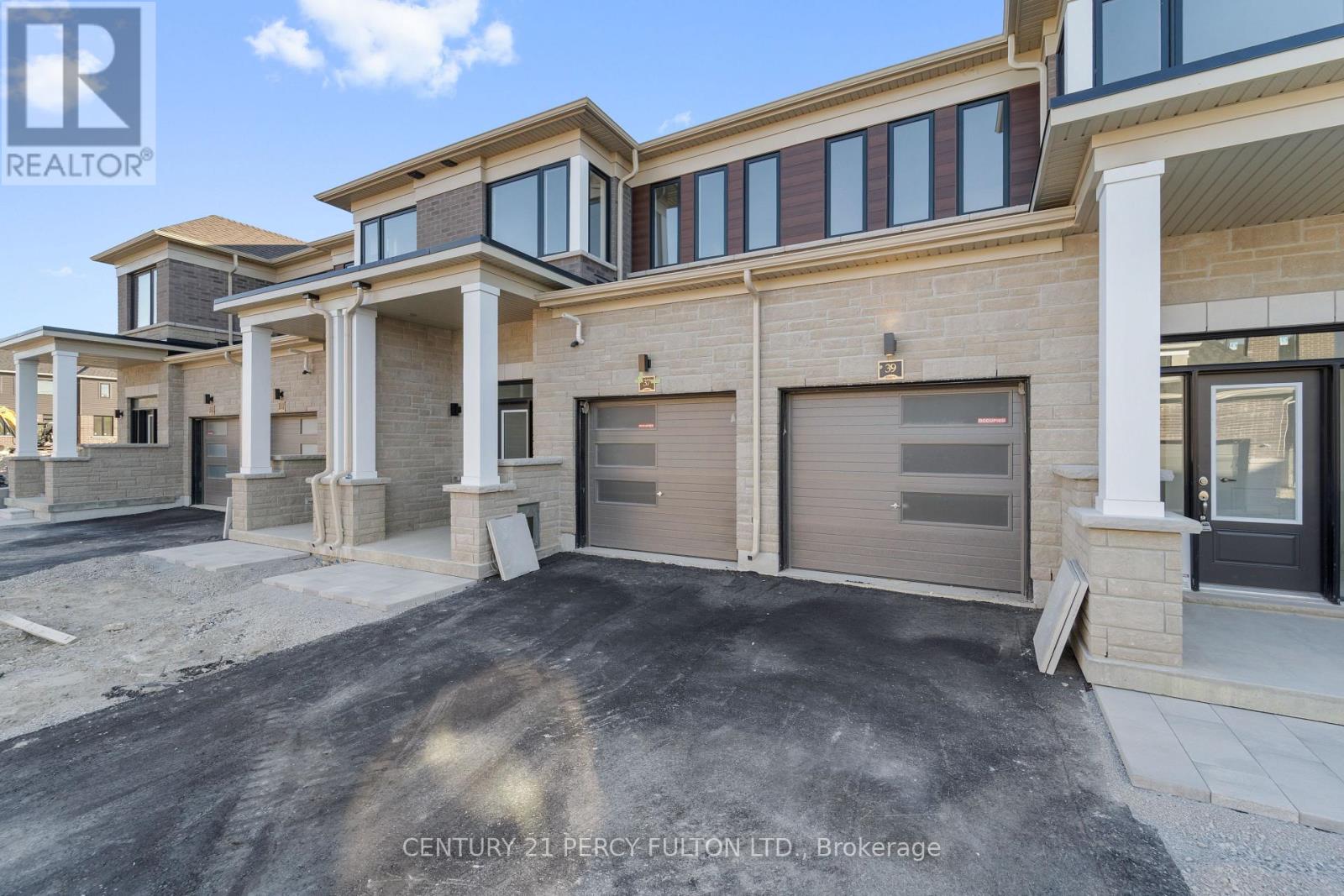 37 Watts Mews, Kawartha Lakes, Ontario  K9V 5V7 - Photo 2 - X13584922