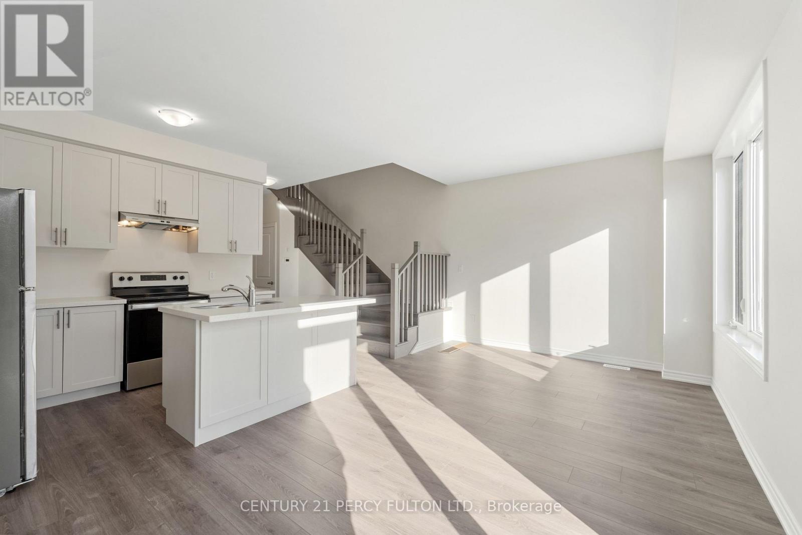 37 Watts Mews, Kawartha Lakes, Ontario  K9V 5V7 - Photo 5 - X13584922
