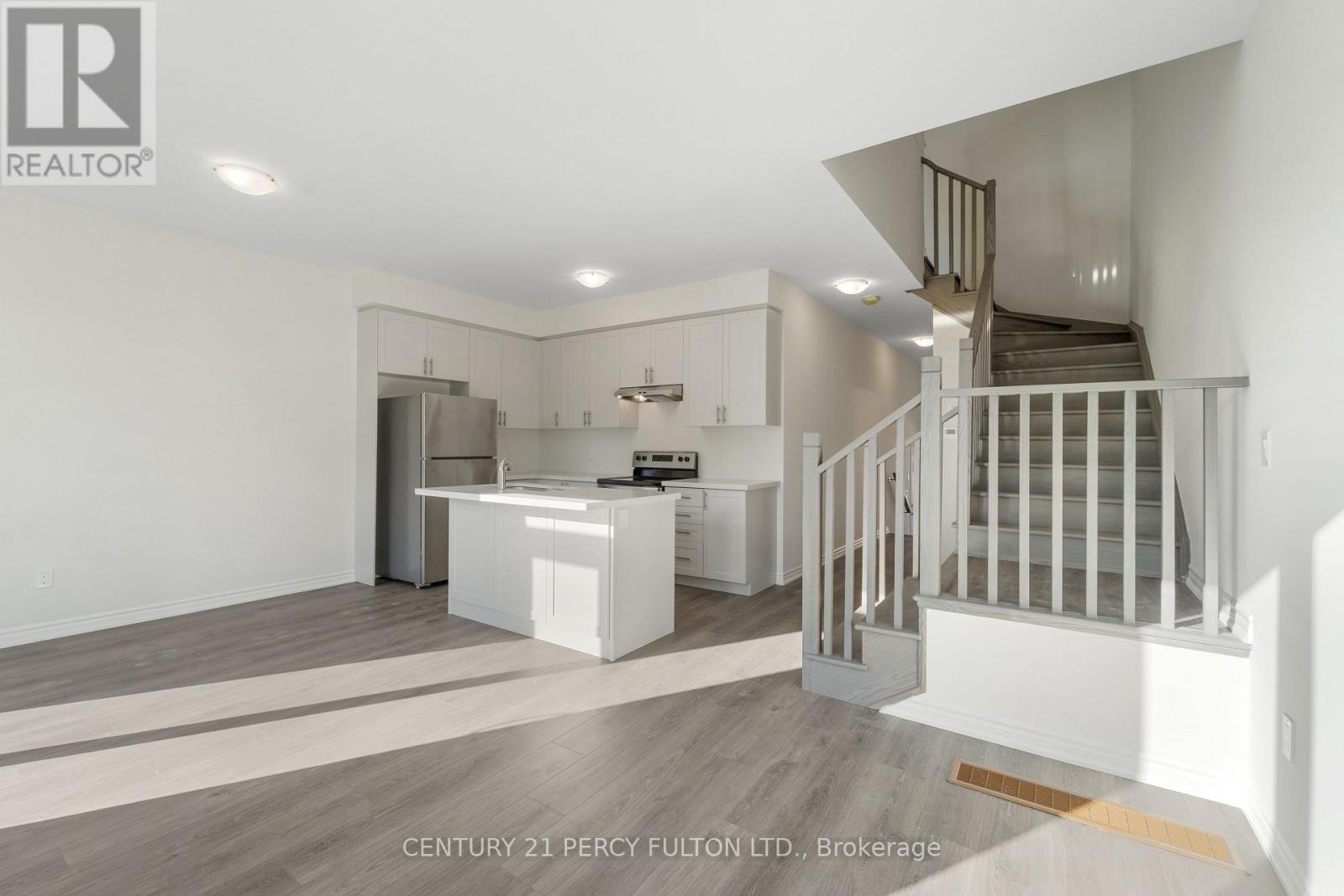 37 Watts Mews, Kawartha Lakes, Ontario  K9V 5V7 - Photo 6 - X13584922