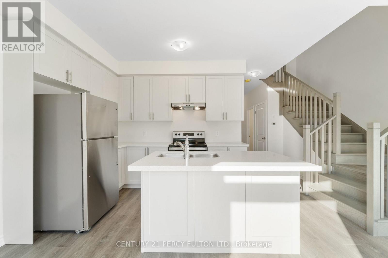 37 Watts Mews, Kawartha Lakes, Ontario  K9V 5V7 - Photo 8 - X13584922
