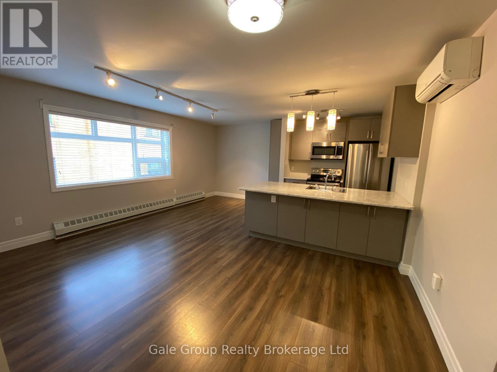 102 - 5 Paisley Boulevard E, Mississauga, Ontario L6A 1P3 - Photo 4 - W13584902