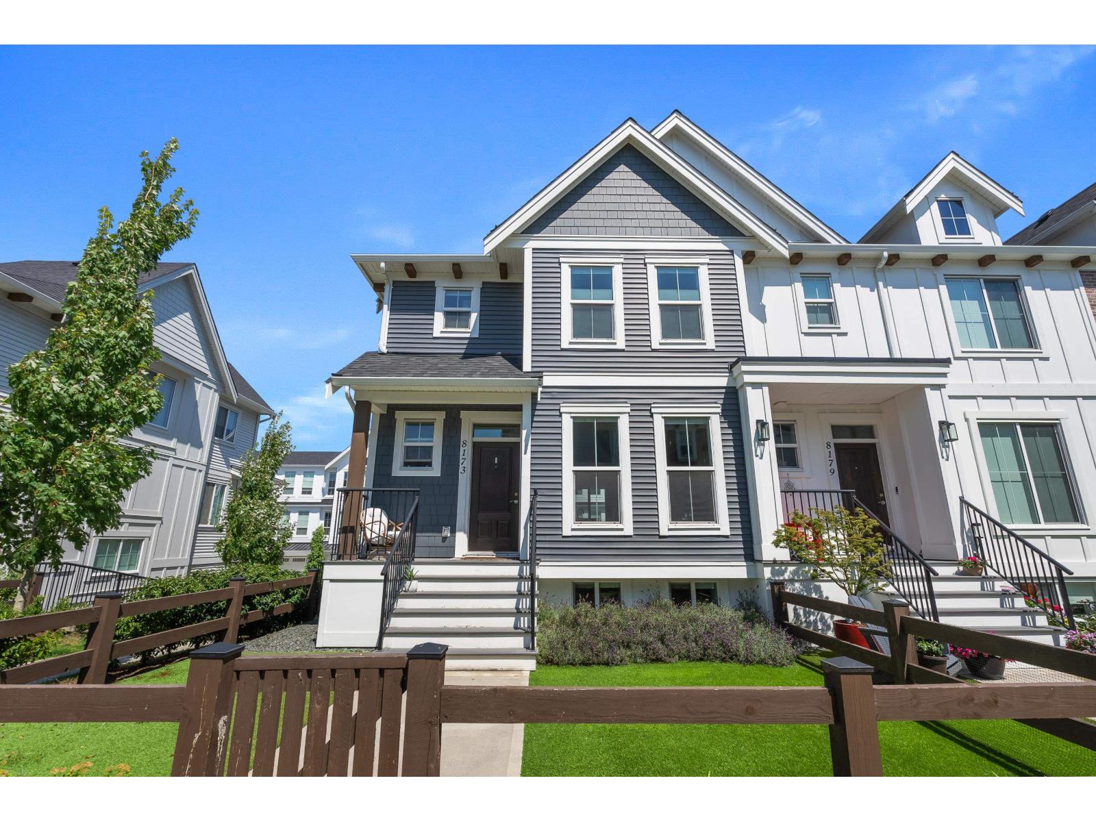 8173 FOXFERN ROAD|Lower Landing
