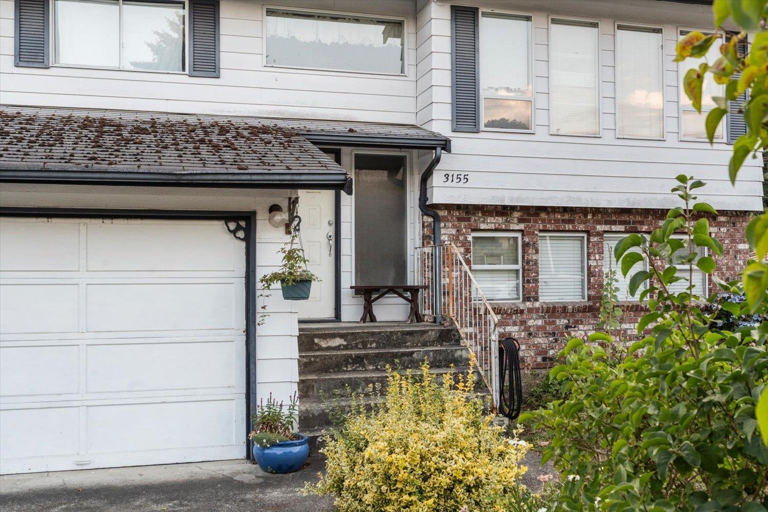 3155 Princess Court, Abbotsford, British Columbia  V2T 4K3 - Photo 2 - R3147425