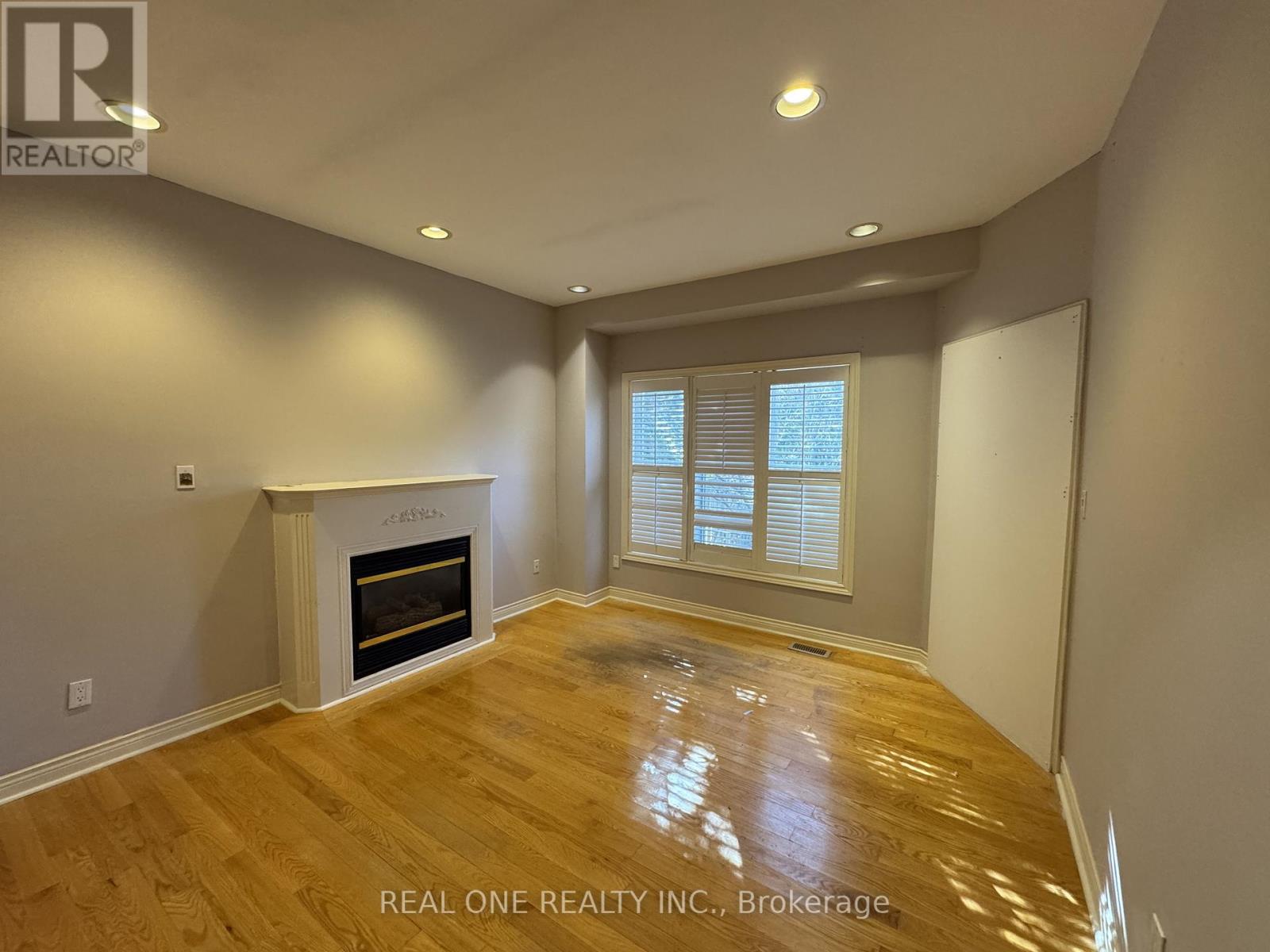 3022 Bayview Avenue, Toronto, Ontario  M2N 5L1 - Photo 4 - C13585082