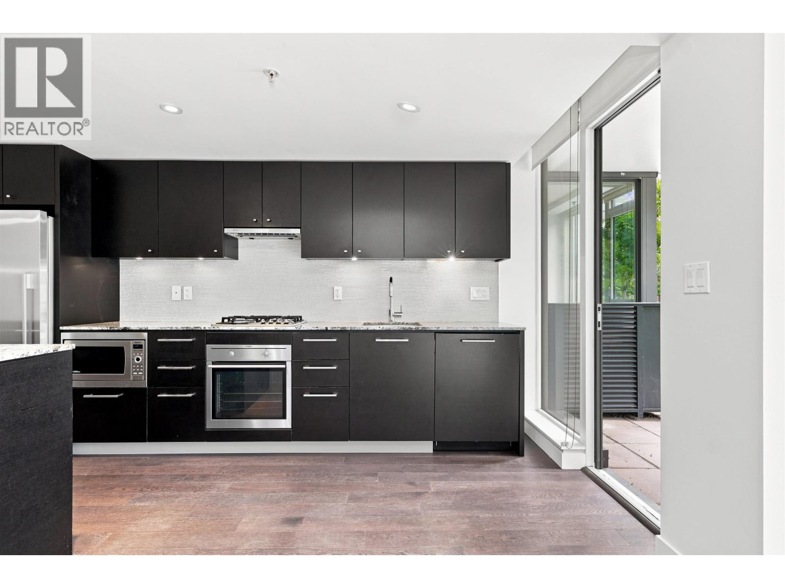 108 6180 Cooney Road, Richmond, British Columbia V6Y 0H2 - Photo 6 - R3147779