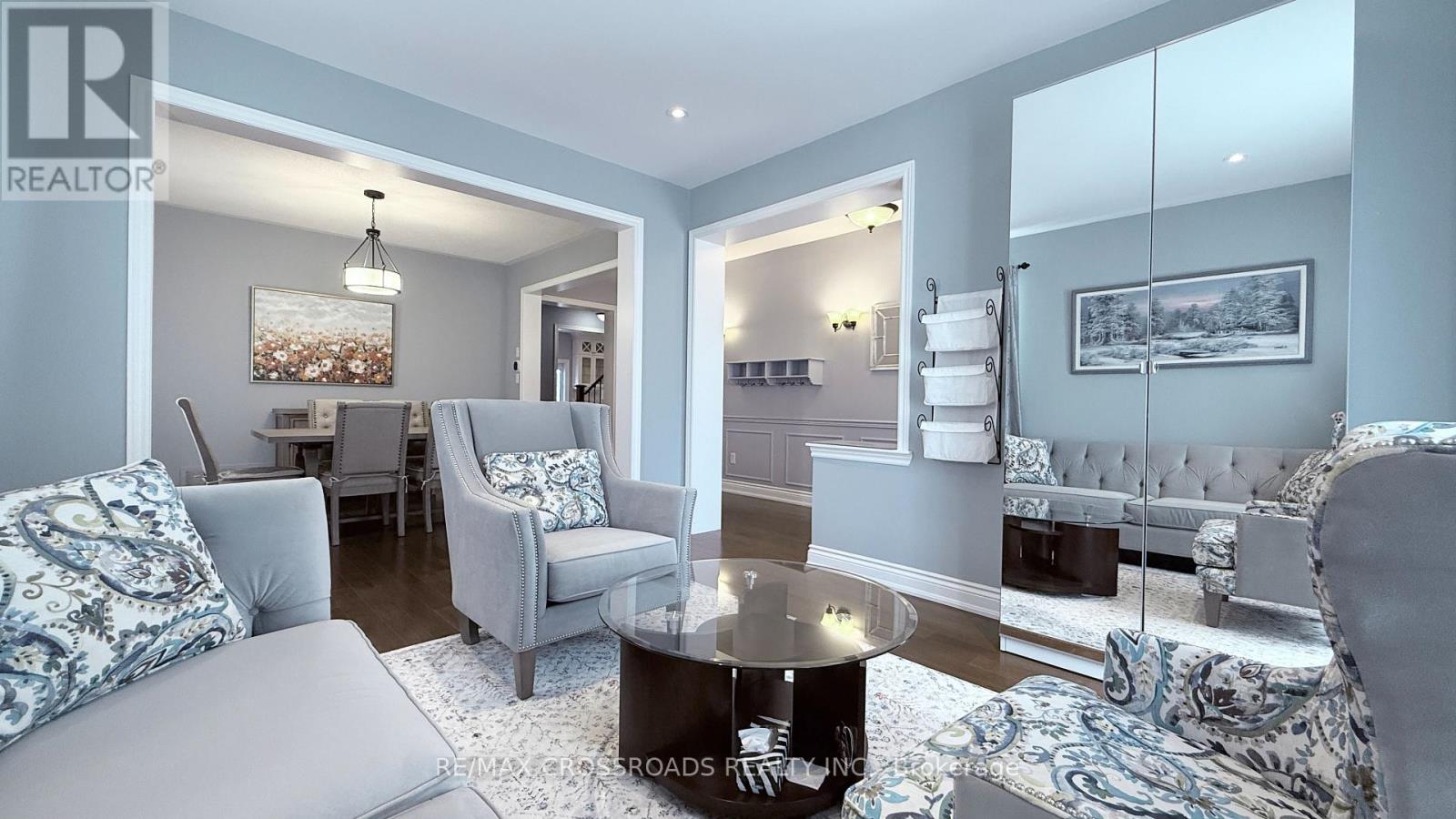 72 Skywood Drive, Richmond Hill, Ontario  L4E 4L1 - Photo 4 - N13584996