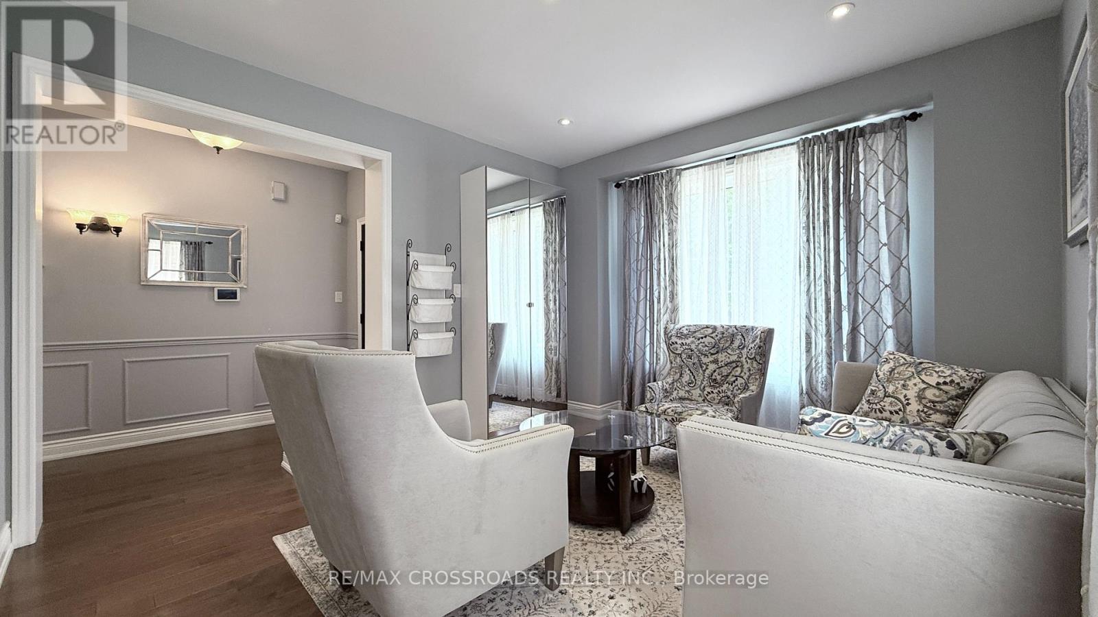 72 Skywood Drive, Richmond Hill, Ontario  L4E 4L1 - Photo 5 - N13584996