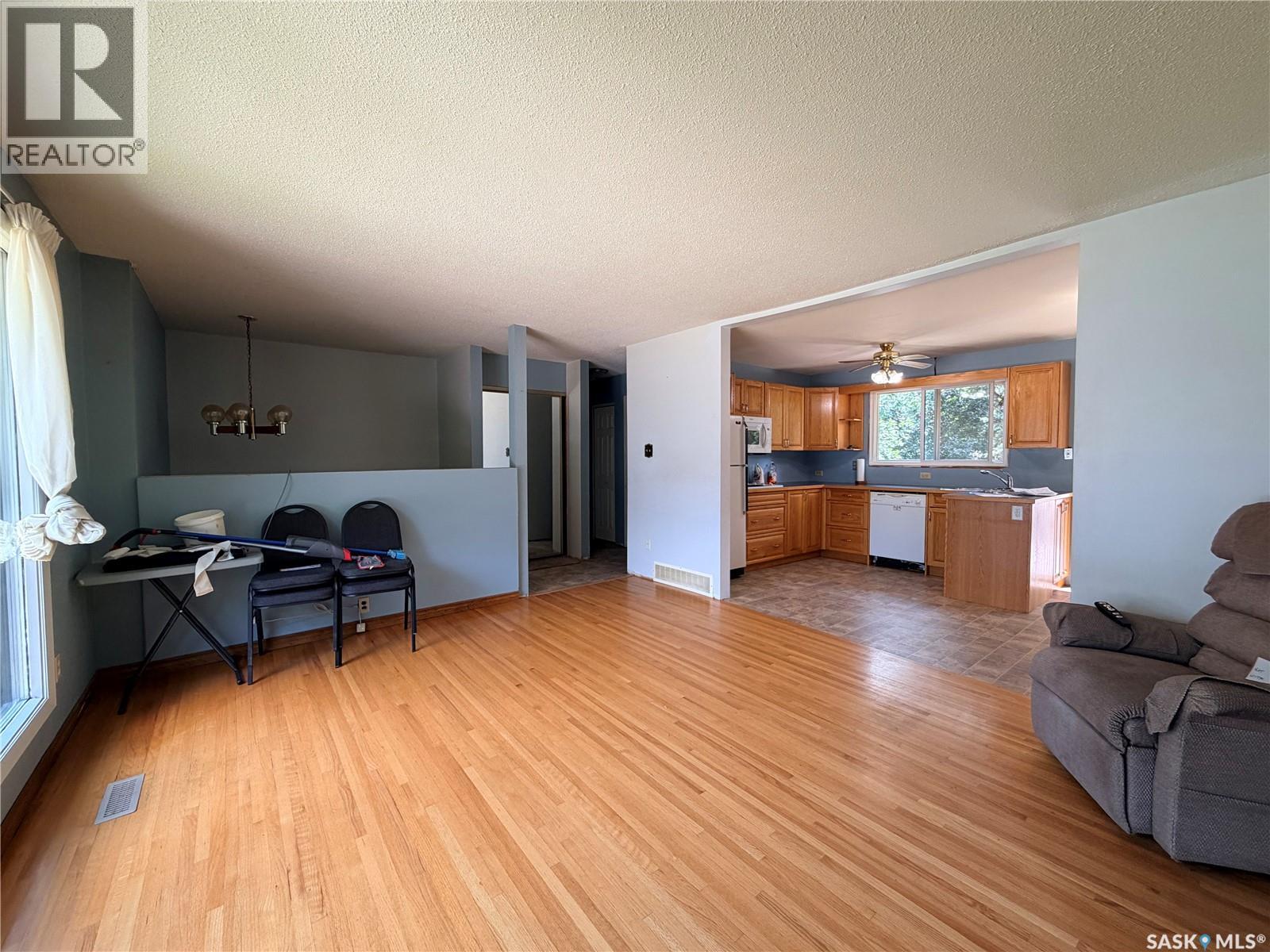 2221 Bedford Avenue E, Regina, Saskatchewan  S4N 0H1 - Photo 4 - SK043130