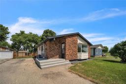 817 Victoria Avenue E, Winnipeg, Manitoba