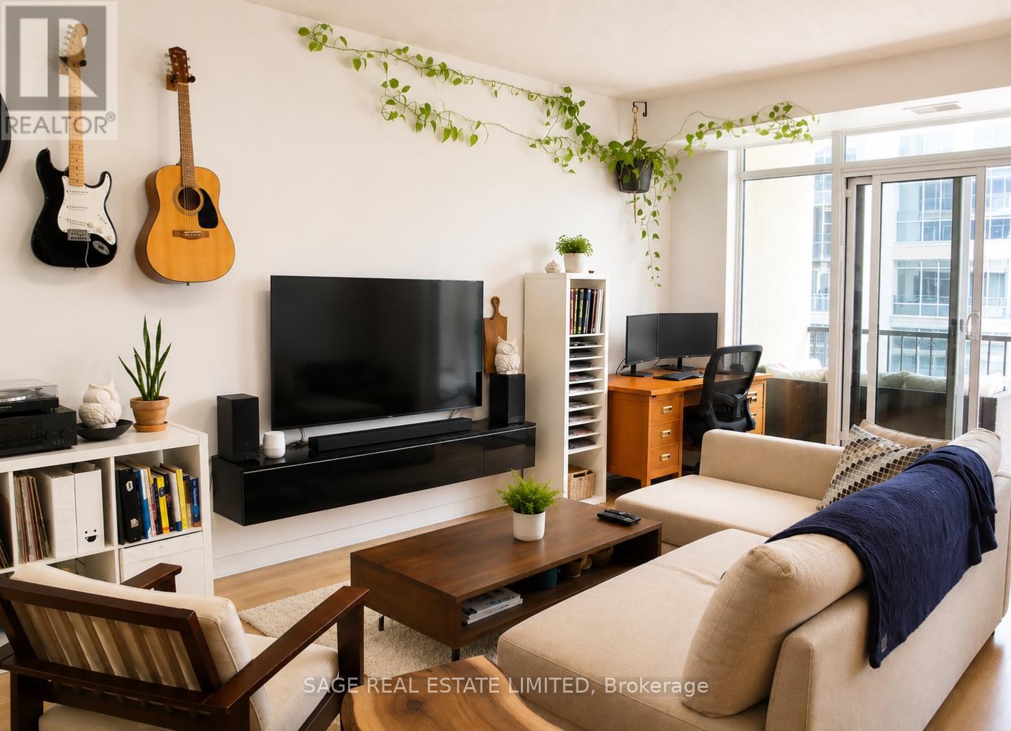305 - 21 GRAND MAGAZINE STREET, Toronto (Niagara)