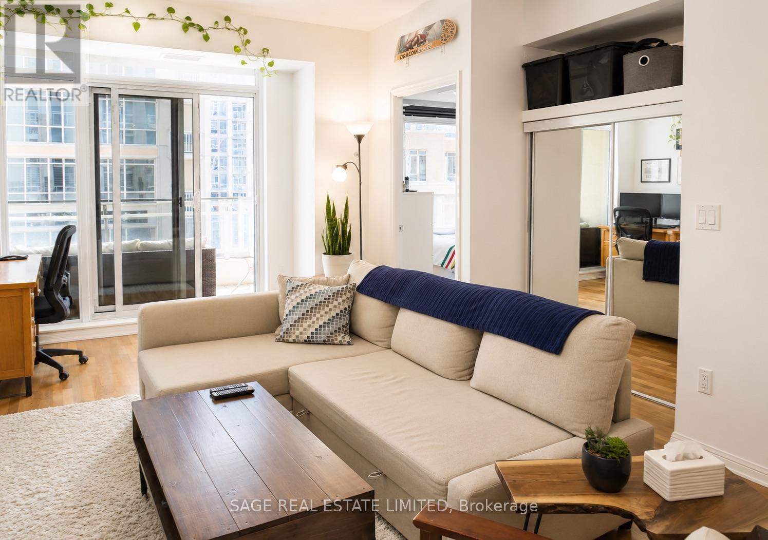 305 - 21 GRAND MAGAZINE STREET