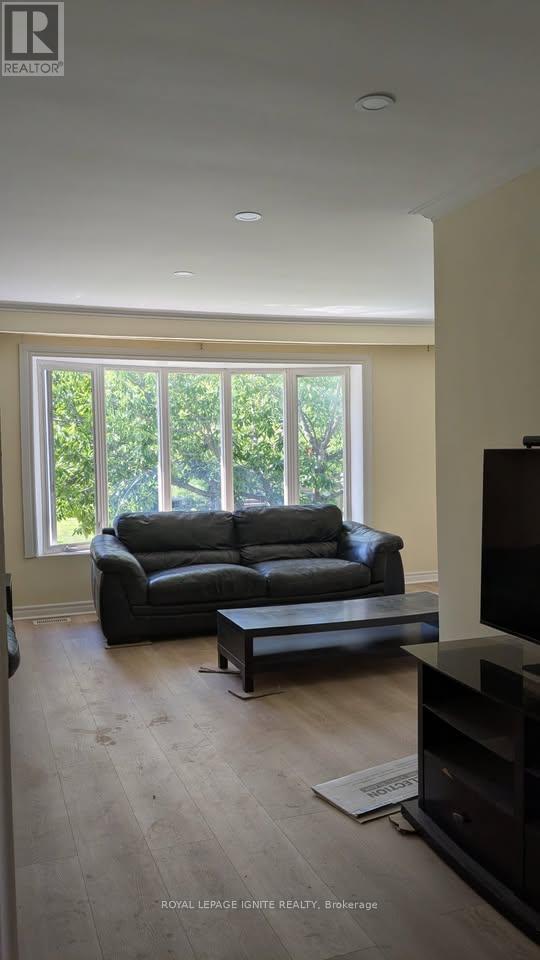 MAIN - 15 BEACHAM CRESCENT - Photo 4