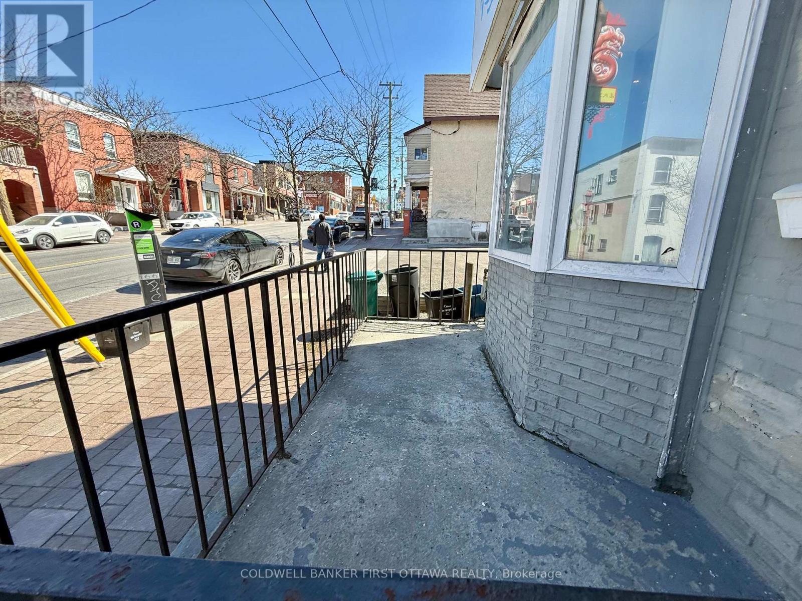 880 Somerset Street W, Ottawa, Ontario K1R 6R7 - Photo 3 - X13585102