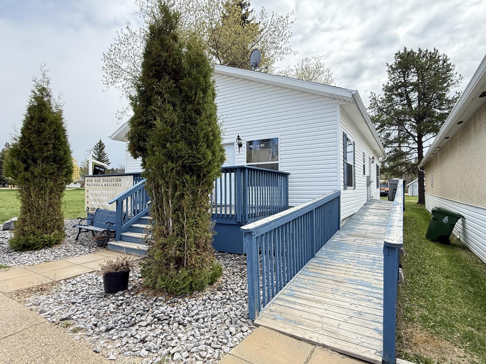 5023 50 Ave, Breton, Alberta  T0C 0P0 - Photo 1 - 44982378