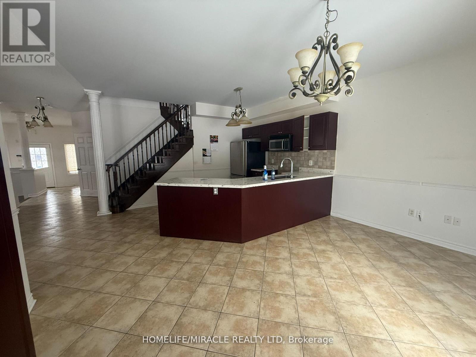 7 Black Ash Trail, Barrie (Ardagh), Ontario  L4N 3K2 - Photo 4 - S13585240