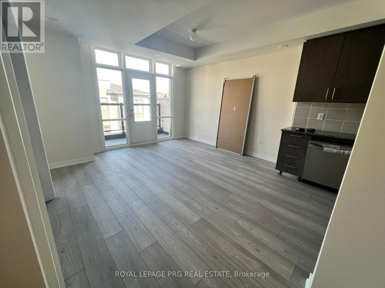 208 - 30 HALLIFORD PLACE E