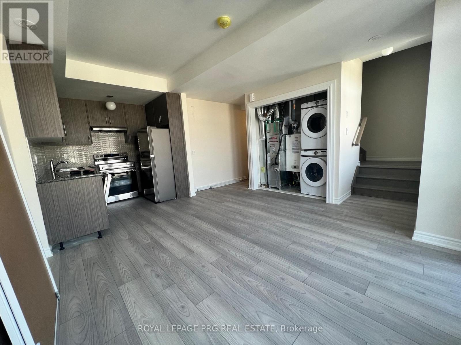 208 - 30 HALLIFORD PLACE E