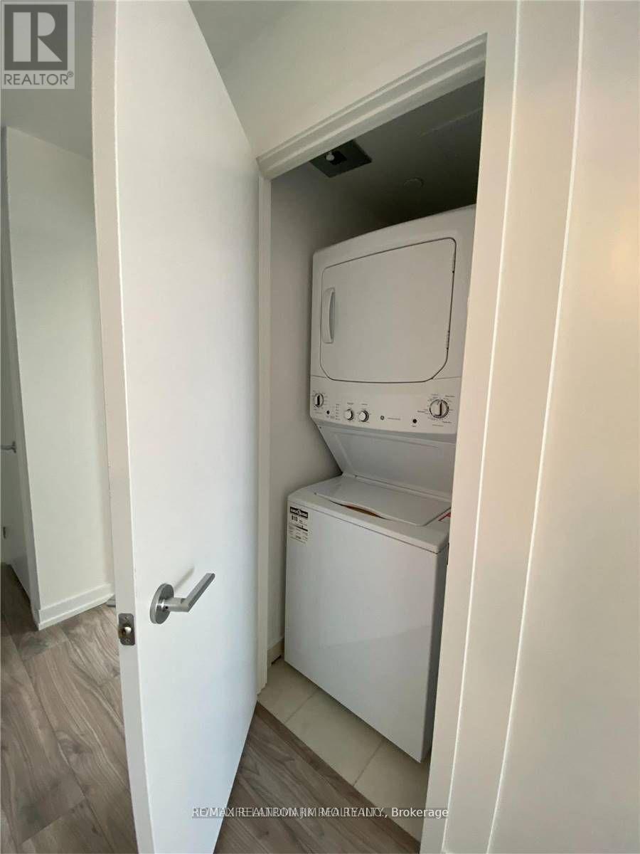 1204 - 4065 Confederation Parkway, Mississauga, Ontario  L5B 0L4 - Photo 16 - W13581552