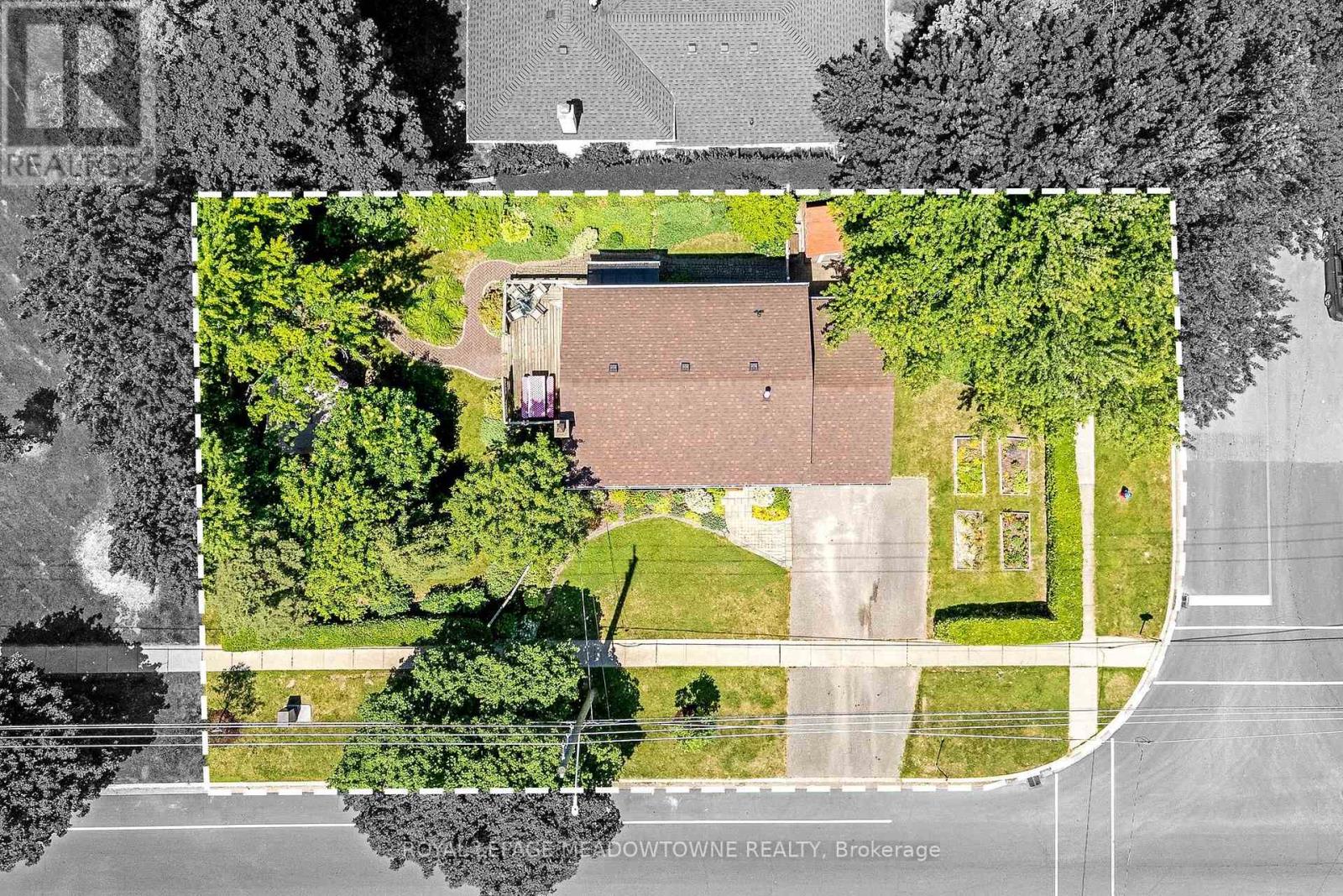 377 Delrex Boulevard, Halton Hills, Ontario  L7G 4H6 - Photo 2 - W13583202
