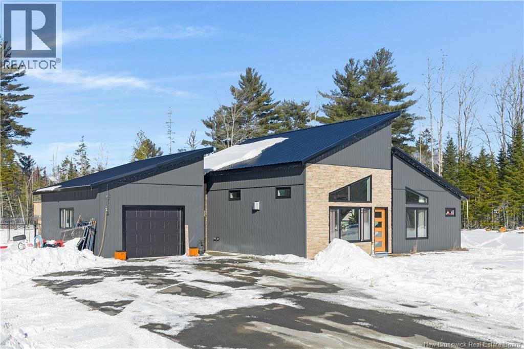 9 Crest Avenue, Heathland, New Brunswick  E3L 0G8 - Photo 3 - NB132958