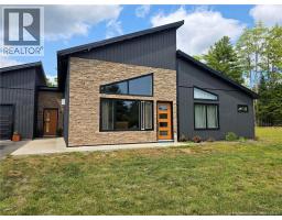 9 Crest Avenue, Heathland, New Brunswick