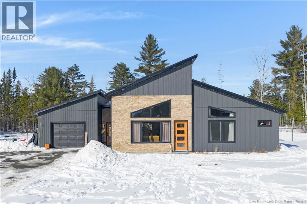 9 Crest Avenue, Heathland, New Brunswick  E3L 0G8 - Photo 2 - NB132958