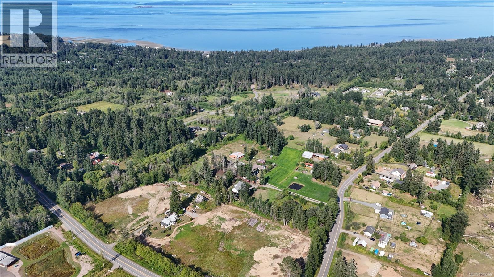 8712 Island Hwy N, Black Creek, British Columbia  V0R 1C0 - Photo 3 - 1042269