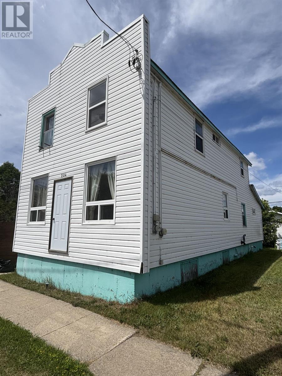 204 Mackenzie Ave. W., Atikokan, Ontario  P0T 1C0 - Photo 1 - TB2602022