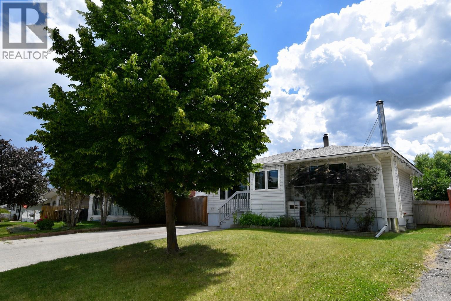 909 10th  S Street, Cranbrook, British Columbia  V1C 1S9 - Photo 3 - 10394033