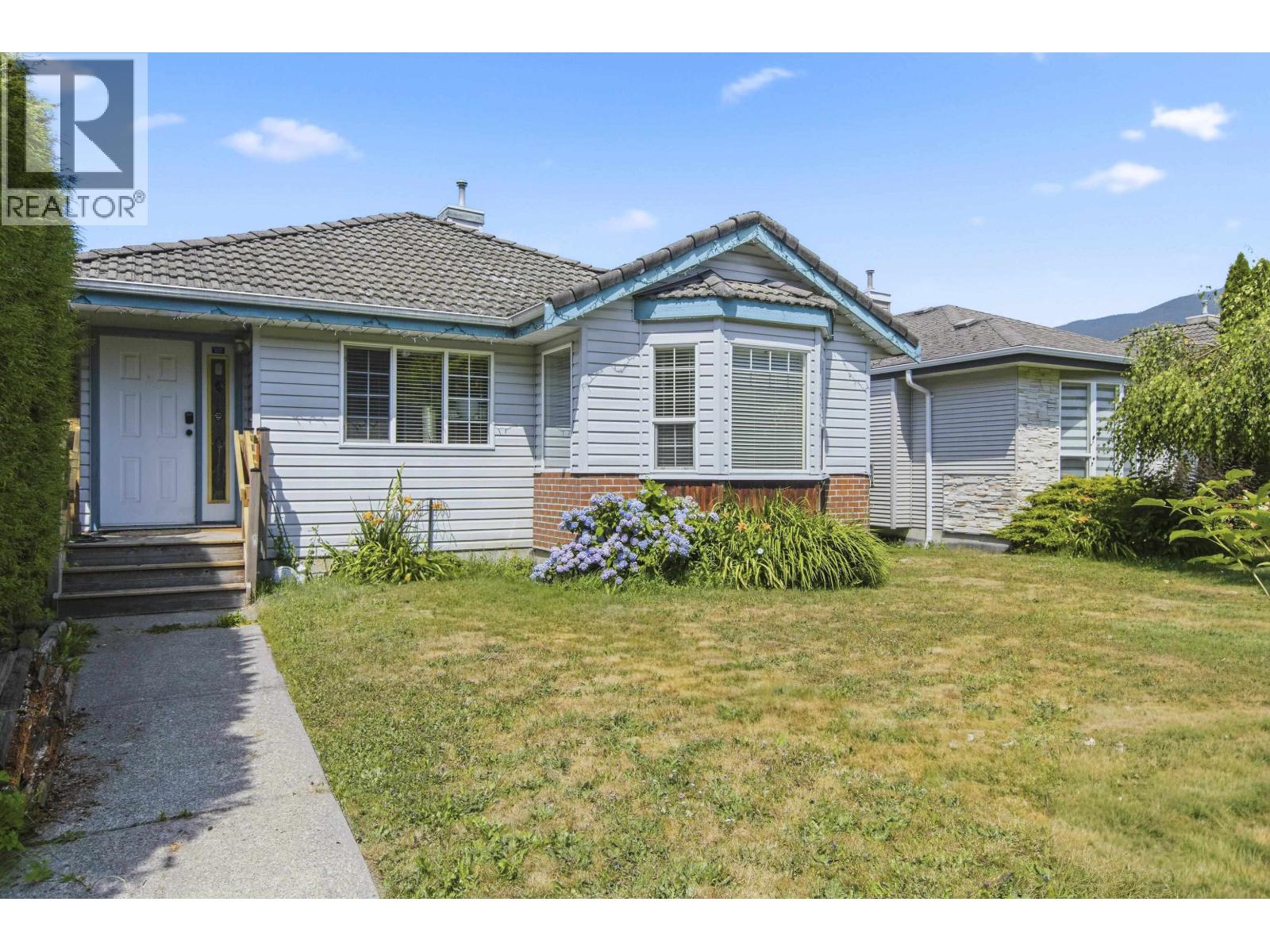 1827 MAMQUAM ROAD, Squamish, British Columbia