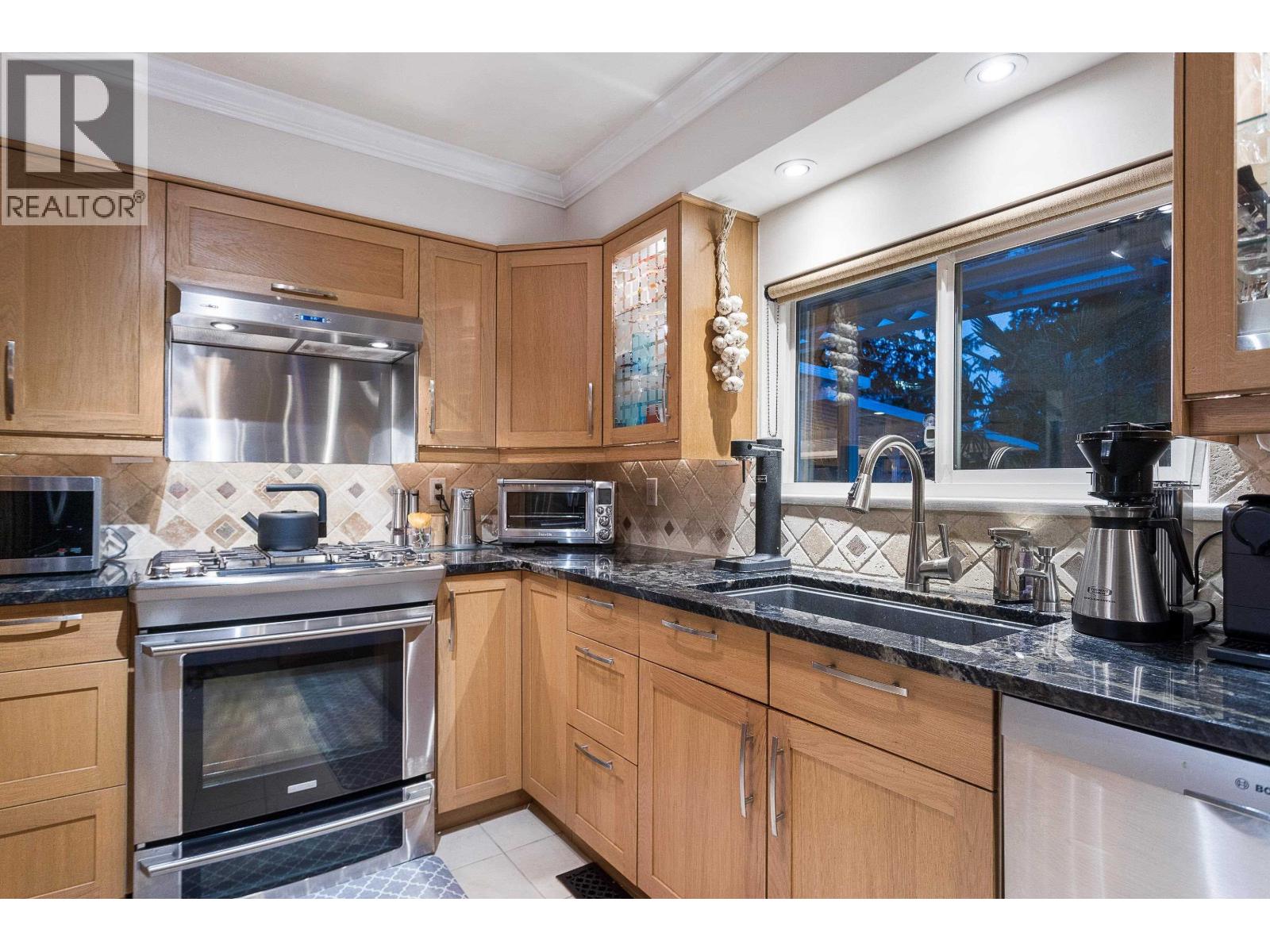 3475-3477 Raleigh Street, Port Coquitlam, British Columbia  V3B 4P9 - Photo 7 - R3147959