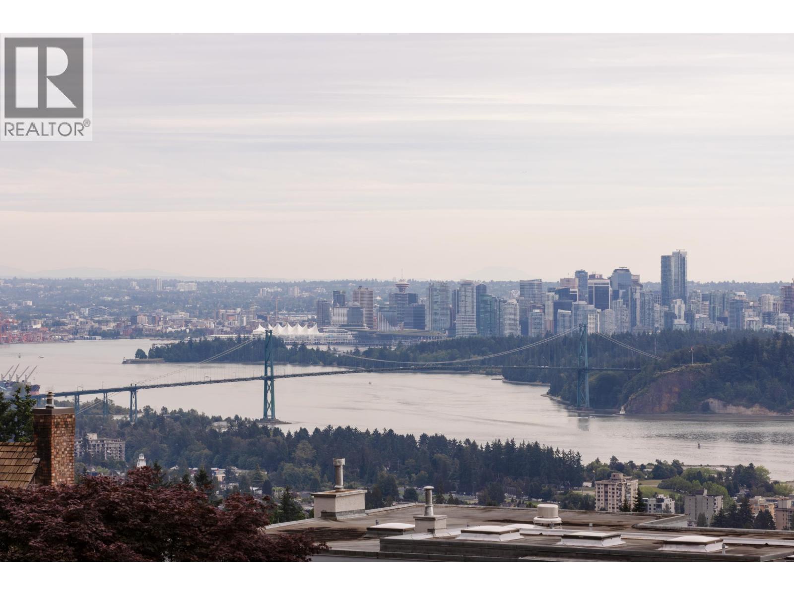 2185 Westhill Wynd, West Vancouver, British Columbia V7S 2Z3 - Photo 3 - R3147975