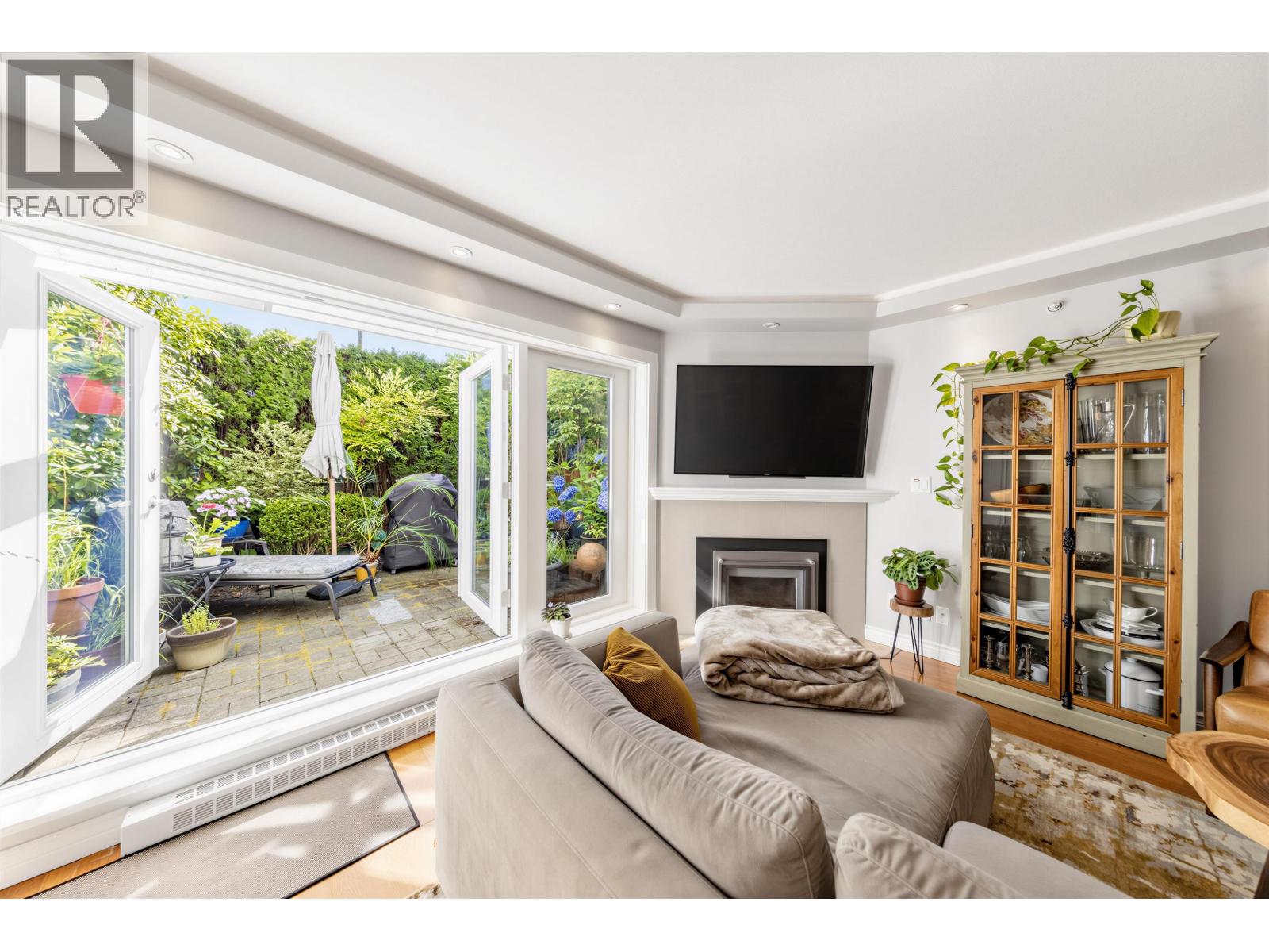 W102 3189 Camosun Street, Vancouver, British Columbia  V6R 3X2 - Photo 11 - R3147785