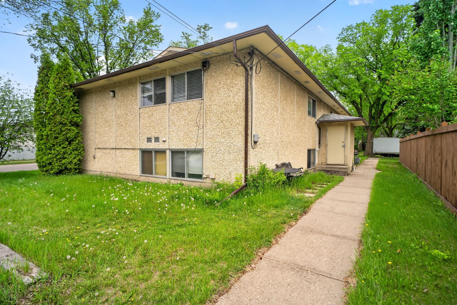 6203 122 Ave, Edmonton, Alberta   - Photo 4 - 45205932