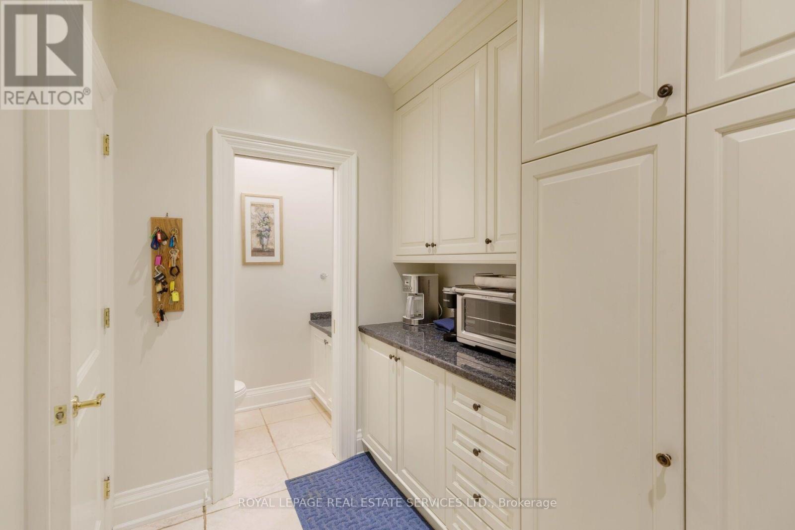 70 Shorewood Place, Oakville, Ontario  L6K 3Y4 - Photo 19 - W13585382