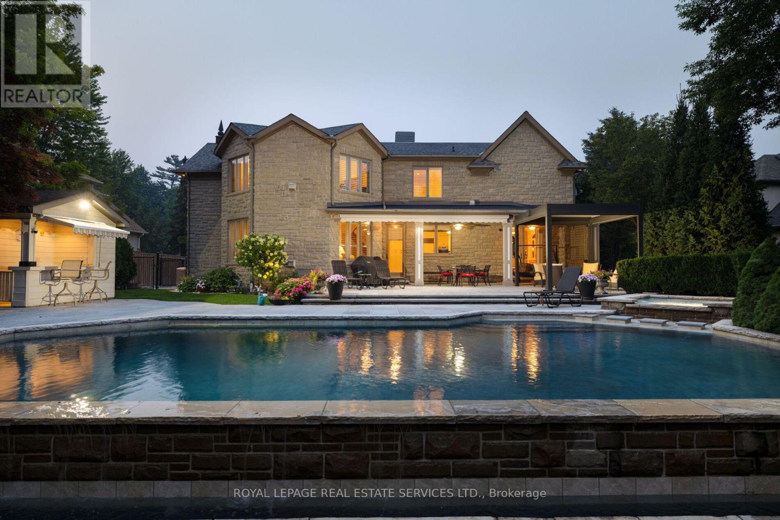 70 Shorewood Place, Oakville, Ontario  L6K 3Y4 - Photo 2 - W13585382