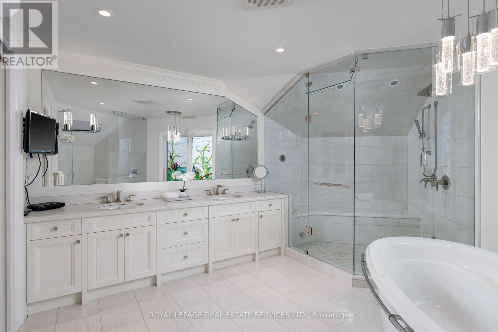 70 Shorewood Place, Oakville, Ontario  L6K 3Y4 - Photo 25 - W13585382