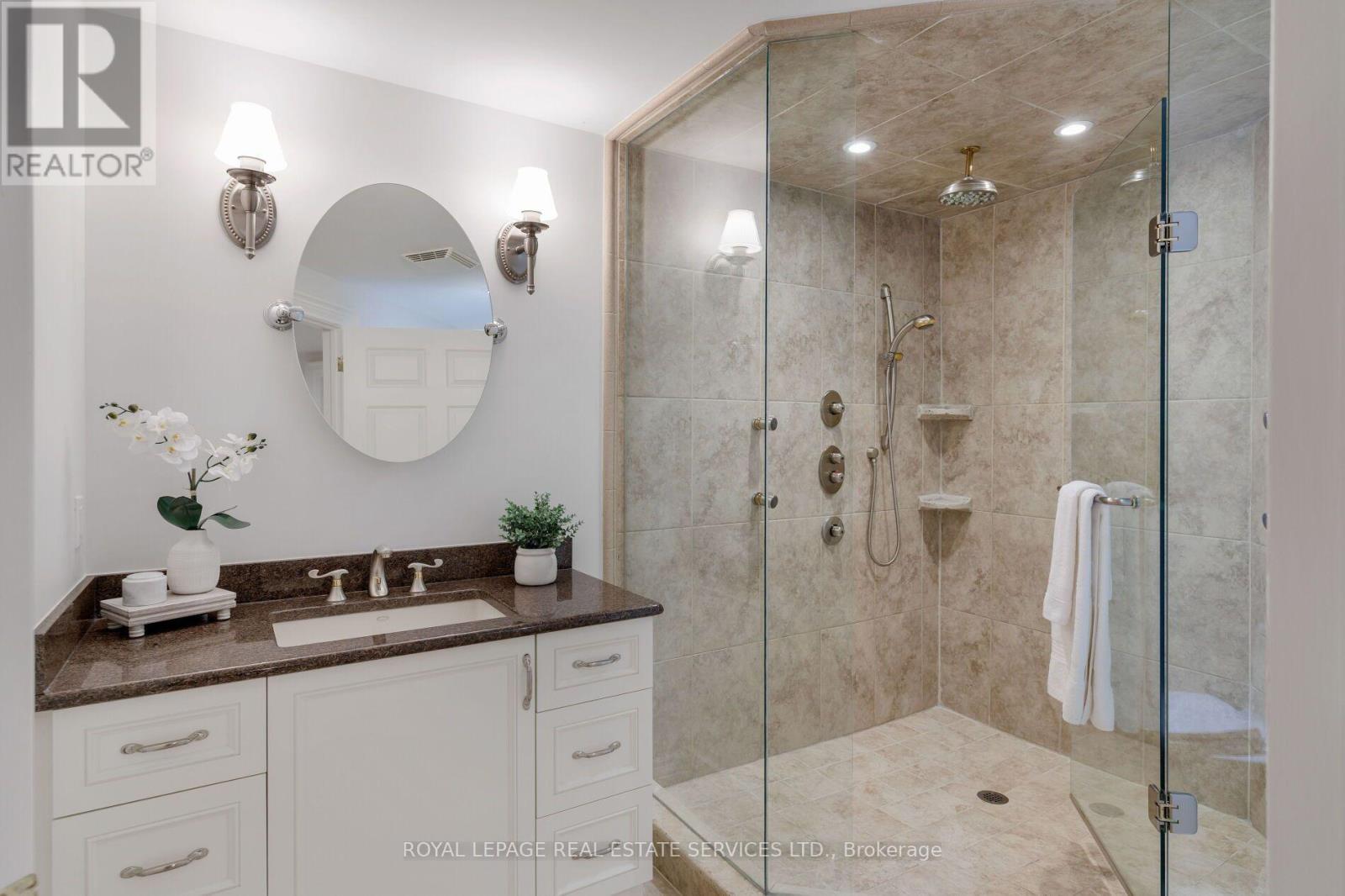 70 Shorewood Place, Oakville, Ontario  L6K 3Y4 - Photo 37 - W13585382